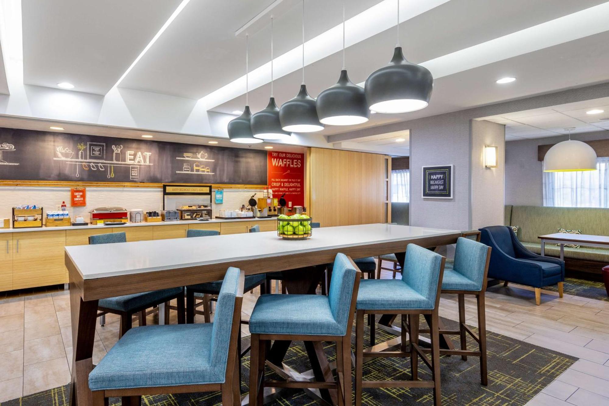 Hampton Inn Richmond-Меканиксвилл Экстерьер фото