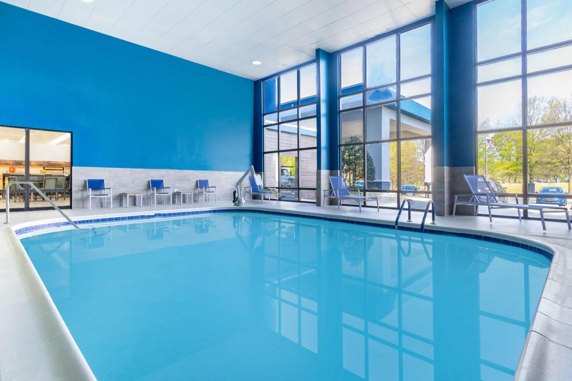 Hampton Inn Richmond-Меканиксвилл Экстерьер фото