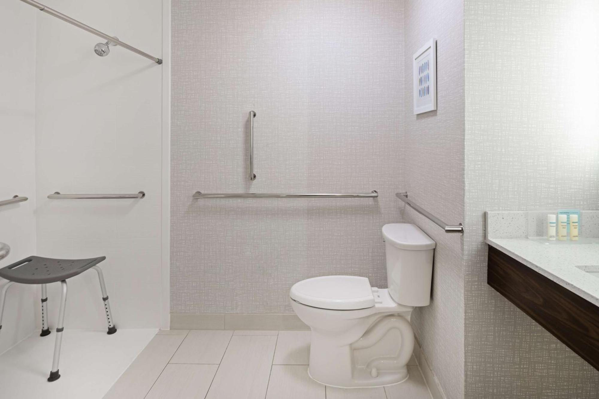 Hampton Inn Richmond-Меканиксвилл Экстерьер фото