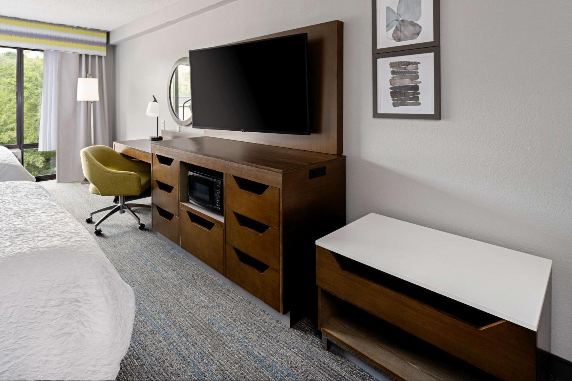 Hampton Inn Richmond-Меканиксвилл Экстерьер фото