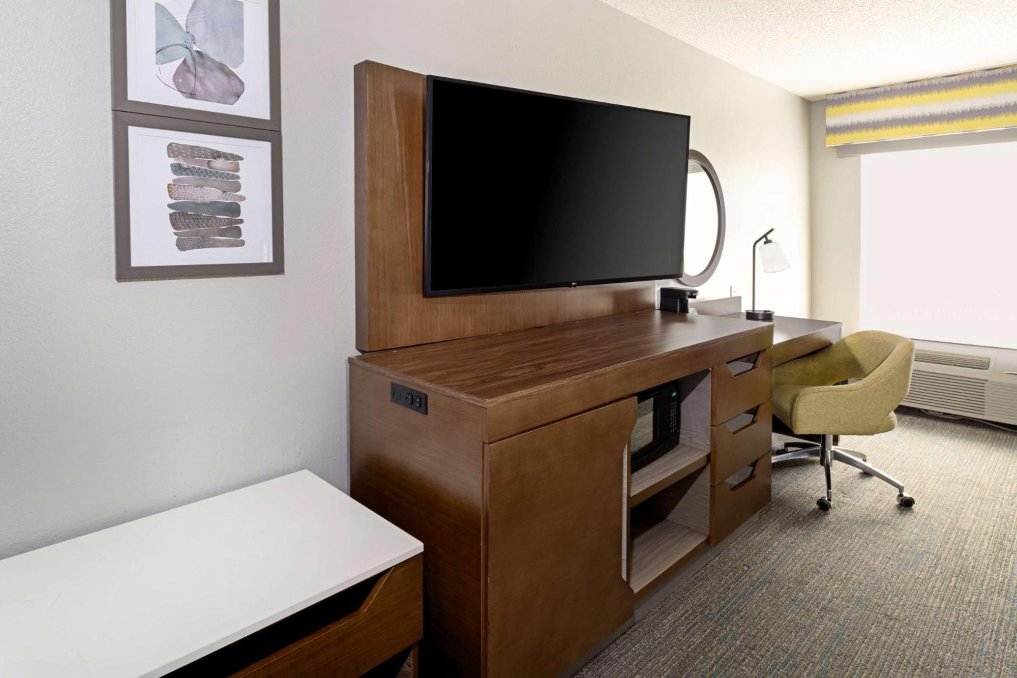 Hampton Inn Richmond-Меканиксвилл Экстерьер фото