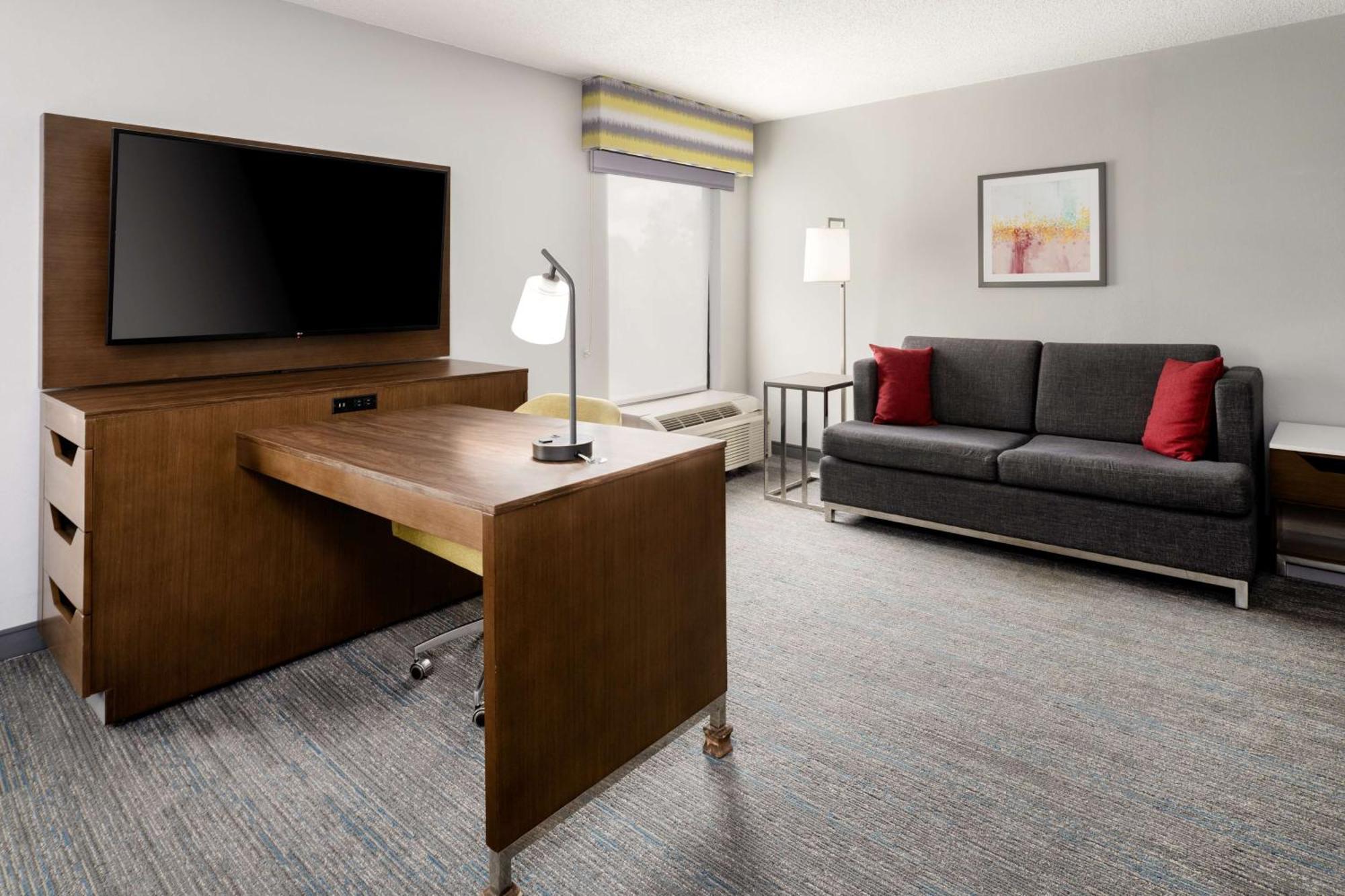 Hampton Inn Richmond-Меканиксвилл Экстерьер фото