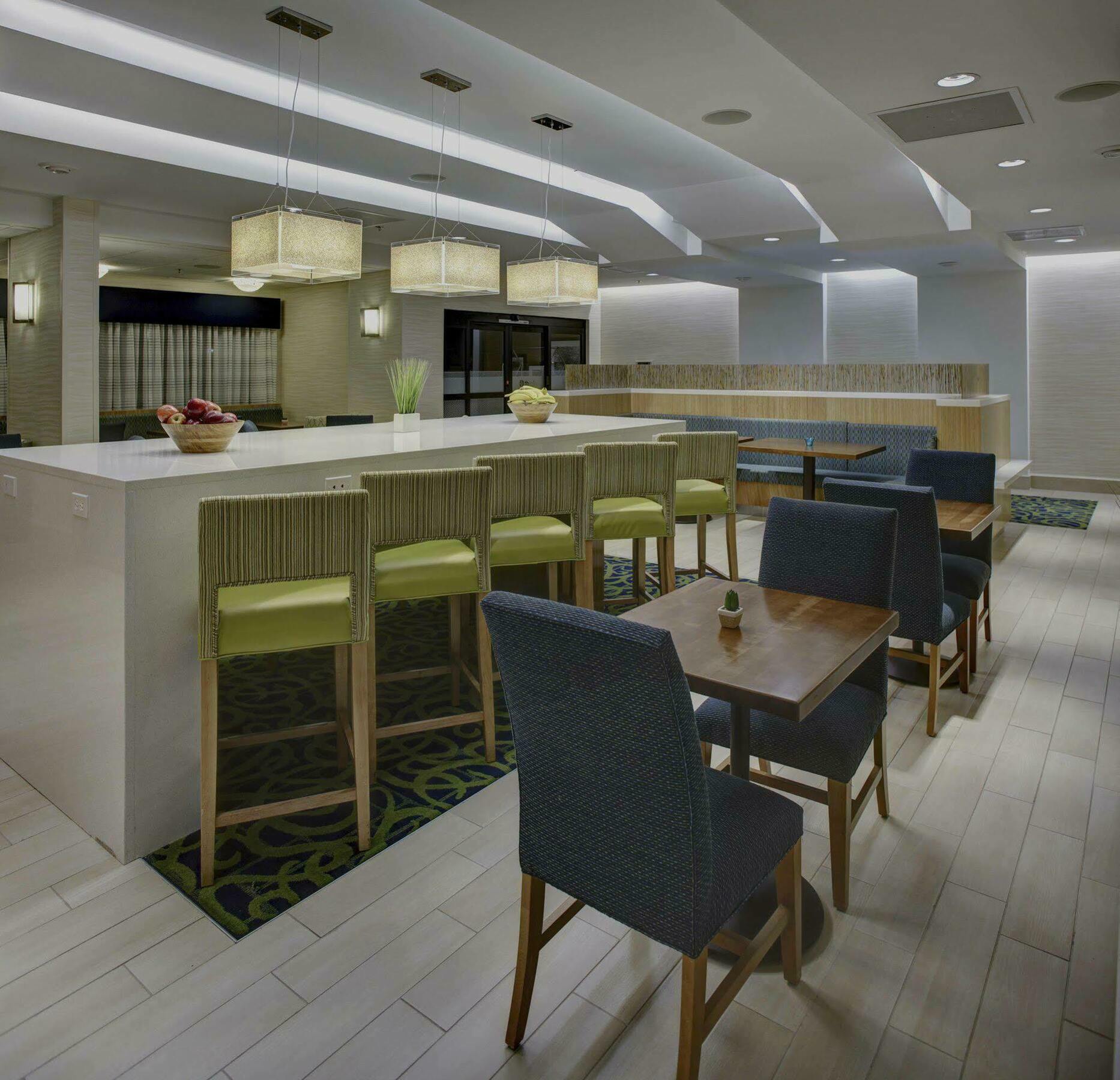 Hampton Inn Richmond-Меканиксвилл Экстерьер фото